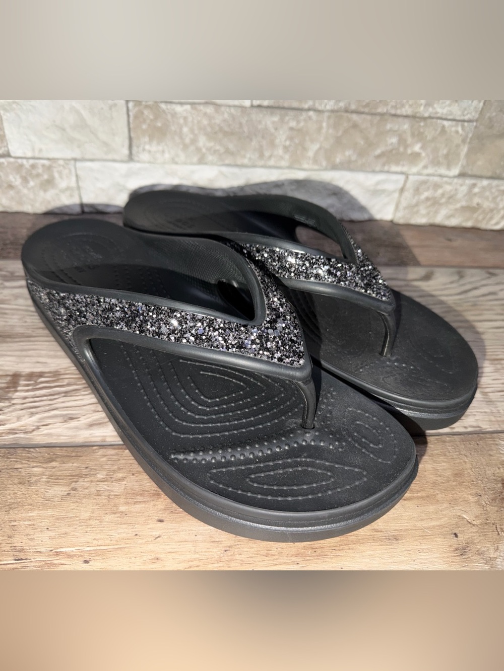 Crocs Sloane Glitter Women's Sandals Black Sparkle Flip Flop Platform Beach